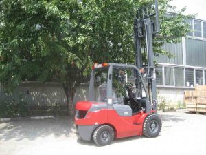 Мотокар A-Lift 2.5 тона Дизел, 3 метра дуплекс с двигател Xanchai