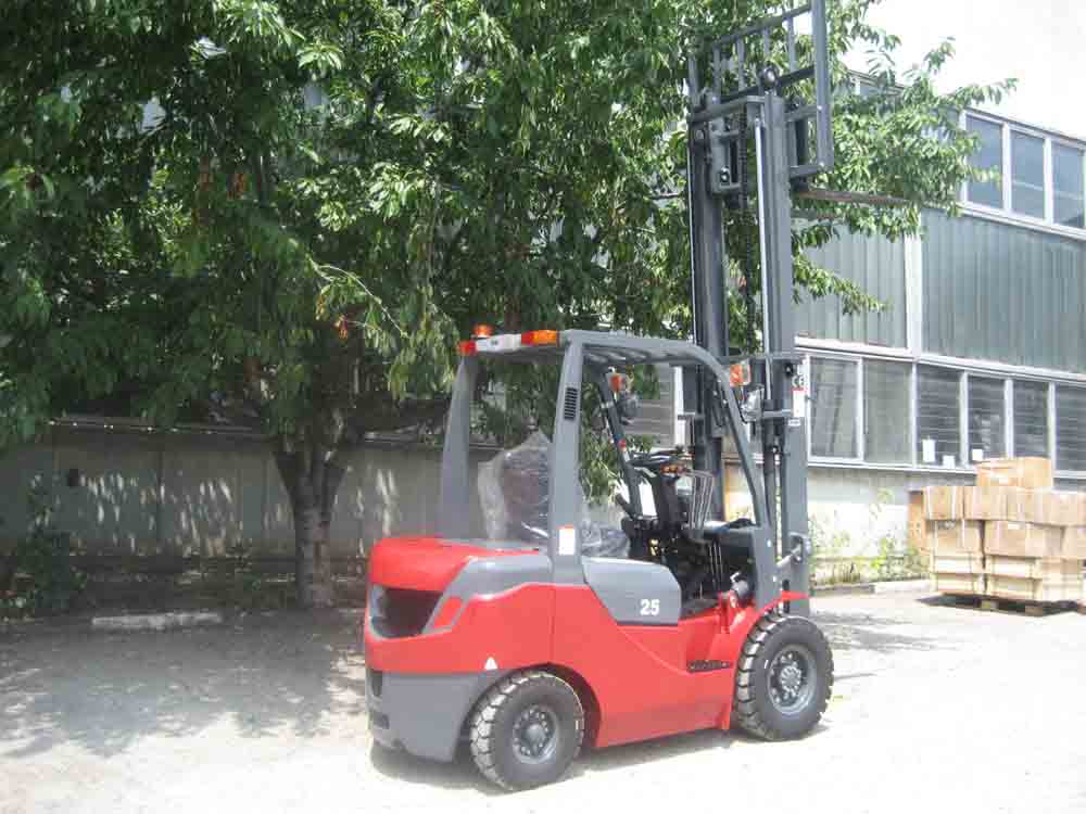 Мотокар A-lift 3.5 тона Дизел 3.0 метра дуплекс с двигател Xanchai